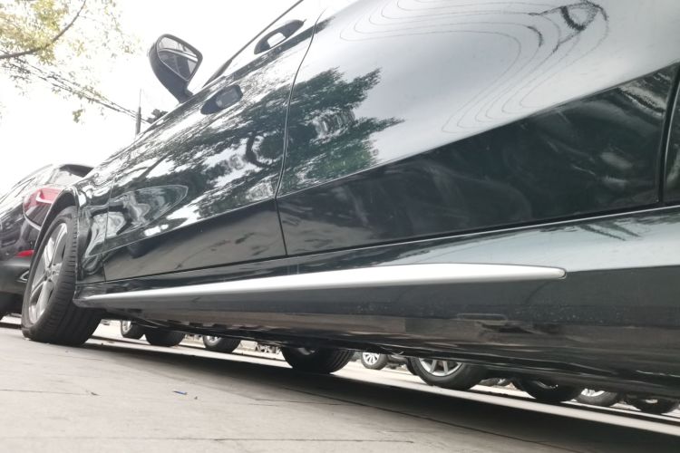 奔驰C级 2021款 C 260 L 运动版局部细节9002