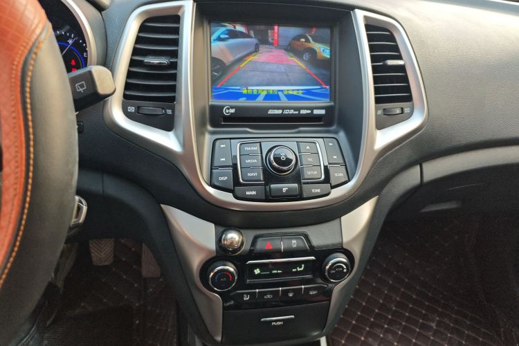 长安 逸动 2015款 1.6L 手动俊酷型 国V中控内饰16