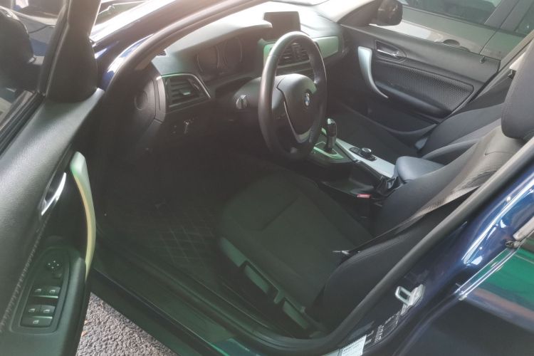 宝马1系(进口) 2018款 118i 领先型中控内饰20