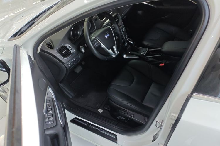 沃尔沃V40 2015款 1.6T 智雅版中控内饰20