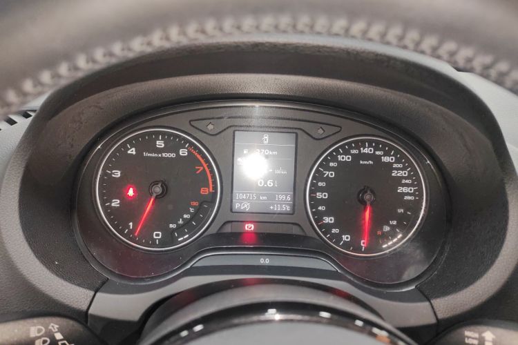 奥迪A3 2015款 Sportback 35 TFSI 百万纪念智领型中控内饰14