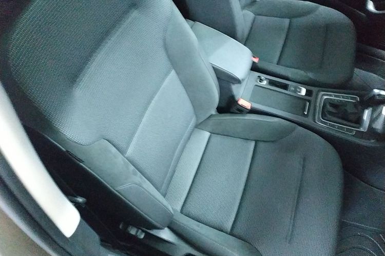 大众 高尔夫 2019款 280TSI DSG舒适型 国V局部细节41