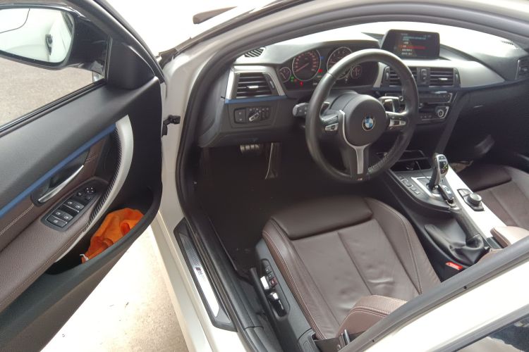 宝马3系 2019款 320i M运动套装中控内饰7003