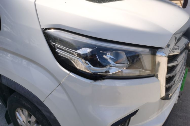 上汽大通MAXUS 新途V90 2019款 2.0T自动智多星后驱单胎长轴高顶7座车身外观6006