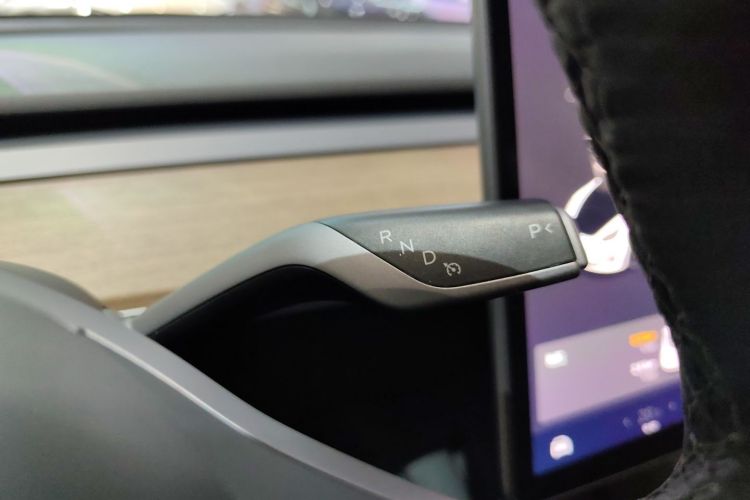 特斯拉 Model 3 2021款 标准续航后驱升级版 3D6中控内饰18