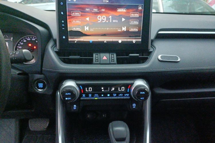 丰田 威兰达 2020款 2.0L CVT两驱豪华版中控内饰16