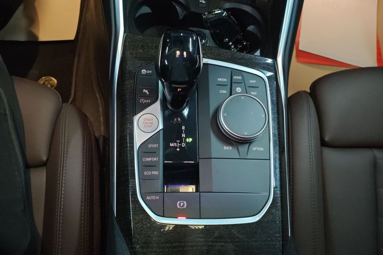 宝马3系 2021款 改款二 325Li M运动套装中控内饰18