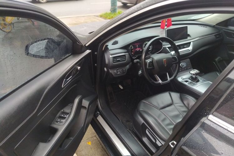 红旗H5 2022款 经典款 改款 1.5T DCT旗韵版中控内饰7003