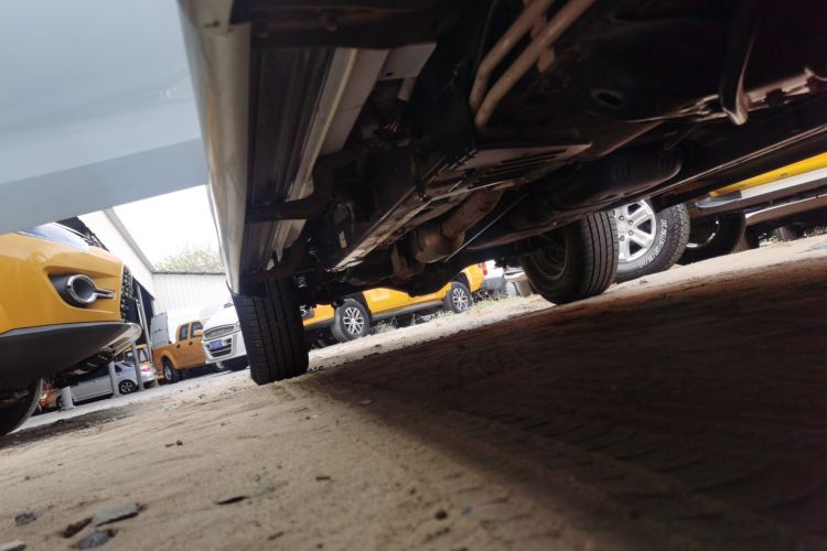 五十铃 瑞迈 2022款 2.8T经典柴油两驱舒享型长轴版JE493ZLQ6E局部细节9001