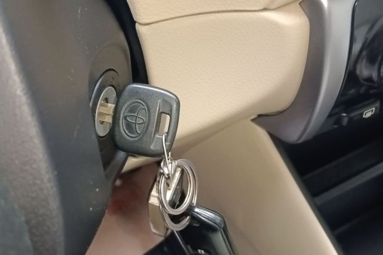 丰田 威驰 2017款 1.5L 手动创行版中控内饰7001