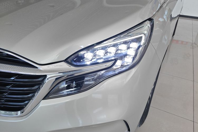 别克GL8 2020款 ES陆尊 653T 尊享型车身外观36