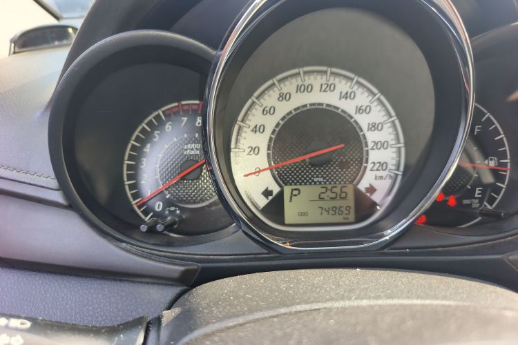 丰田 YARiS L 致炫 2015款 1.5G 自动橙色限量版中控内饰14