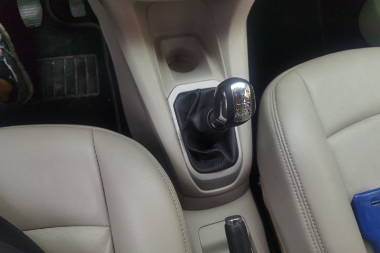 雪铁龙 爱丽舍 2014款 1.6L 手动时尚型局部细节18