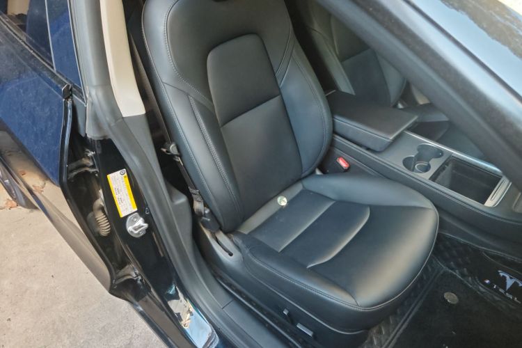 特斯拉 Model 3 2022款 后轮驱动版局部细节41