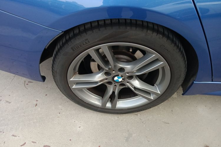 宝马3系 2019款 320Li M运动曜夜版车身外观6008