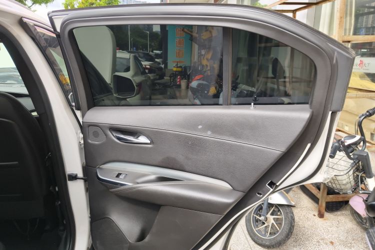 凯迪拉克XT4 2021款 28T 两驱领先型中控内饰7006