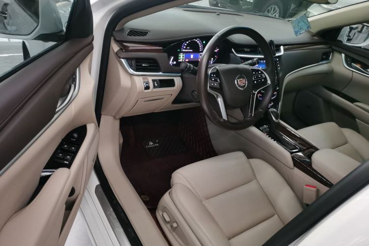 凯迪拉克XTS 2014款 28T 舒适型中控内饰20