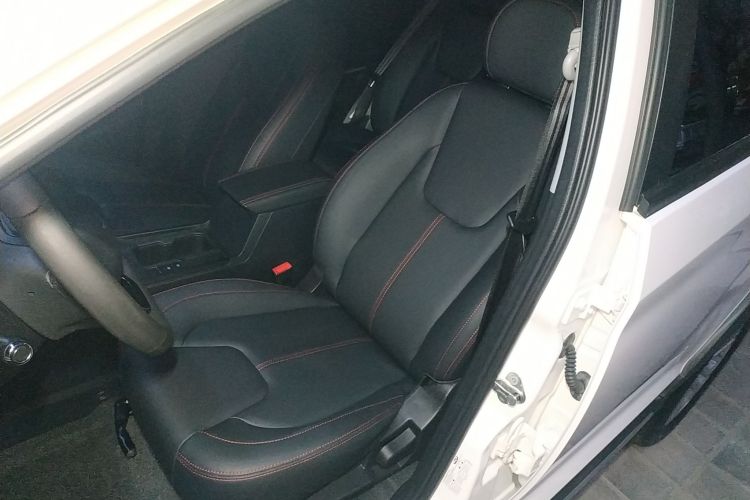 奇瑞 瑞虎3X 2021款 钻石版 1.5L CVT 3克拉中控内饰19