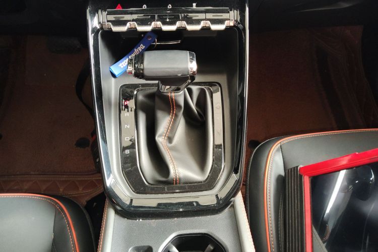 宝骏RS-3 2020款 1.5L CVT  24小时在线豪华型局部细节18