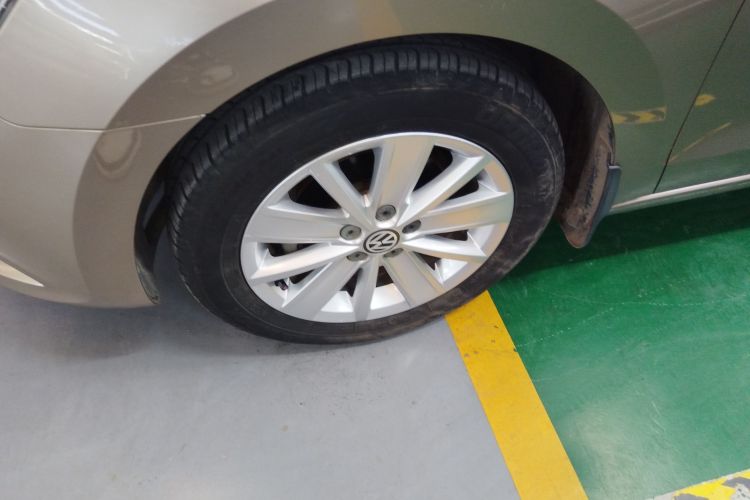 大众 捷达 2013款 1.6L 自动舒适型车身外观6007