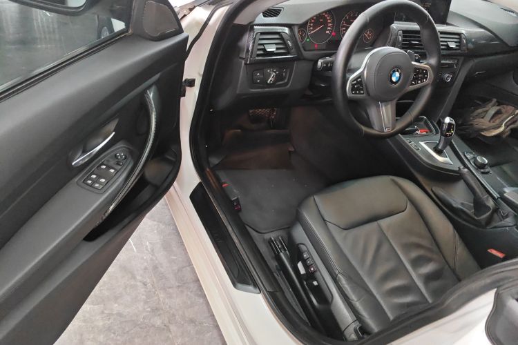 宝马3系GT 2013款 320i 领先型中控内饰7003