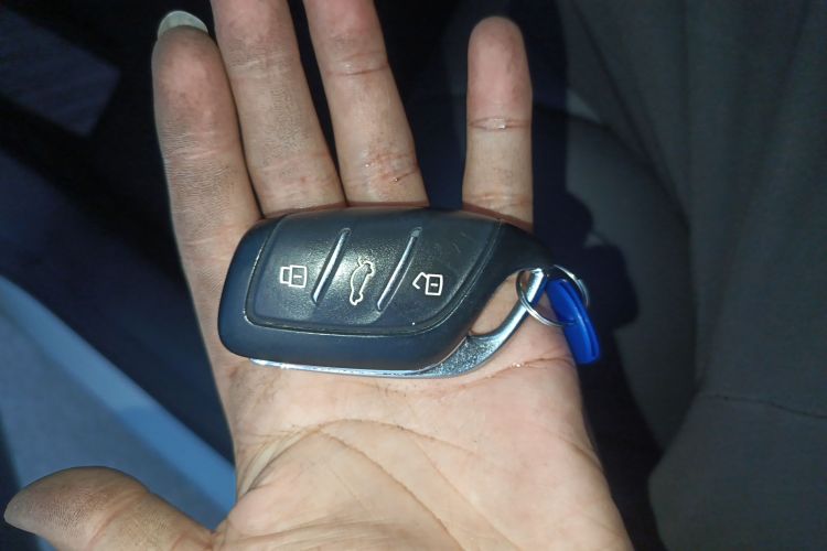 荣威i5 2021款 1.5L CVT黑金版中控内饰7001