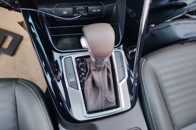 起亚 智跑 2018款 2.0L 自动智享豪华版 国V中控内饰18