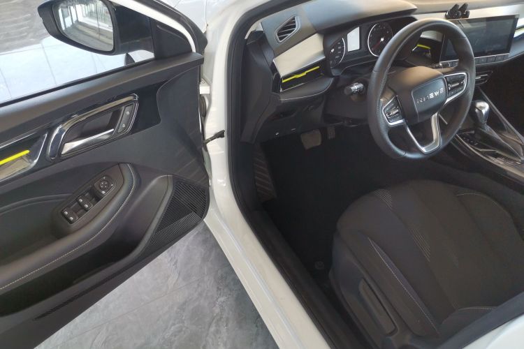 荣威i5 2021款 1.5L CVT铂金版中控内饰20