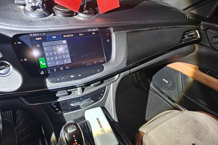凯迪拉克CT6 2021款 28T 豪华型中控内饰16