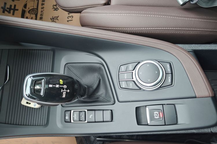 宝马X1 2022款 sDrive25Li 领先型中控内饰18