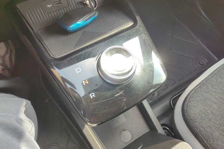 吉利几何E萤火虫 2024款 301km 星光局部细节18