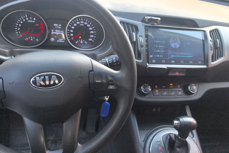 起亚 智跑 2016款 2.0L 自动两驱版GL中控内饰12