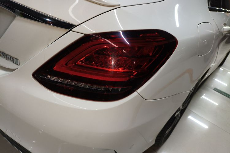 奔驰C级 2019款 C 260 运动版车身外观9