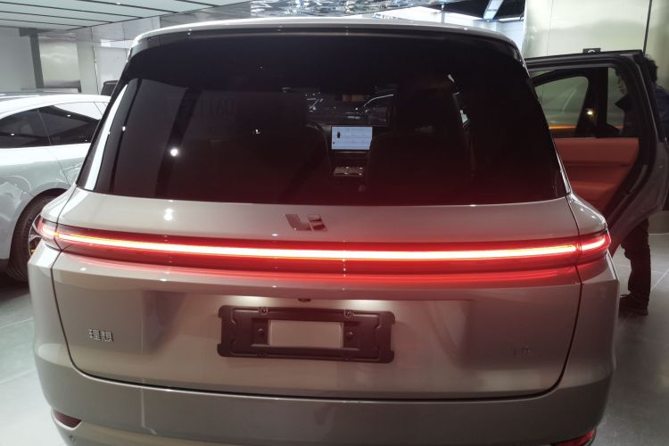 理想汽车 理想L9 2022款 Max车身外观6