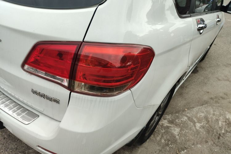 哈弗H6 2016款 升级版 1.5T 手动两驱精英型车身外观9