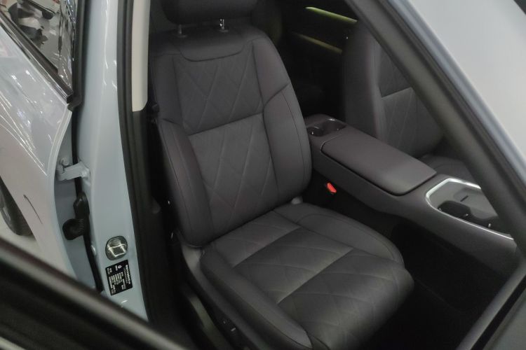 零跑汽车 零跑C16 2026款 增程 280激光雷达智尊版 5座局部细节41