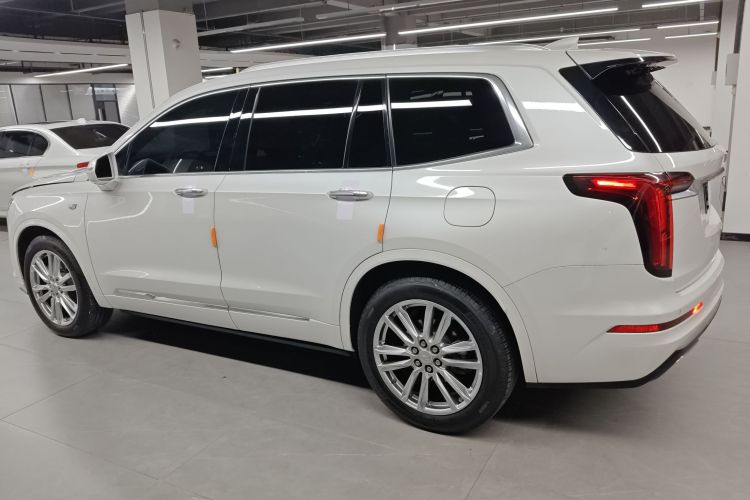 凯迪拉克XT6 2022款 2.0T 七座两驱豪华型车身外观6003