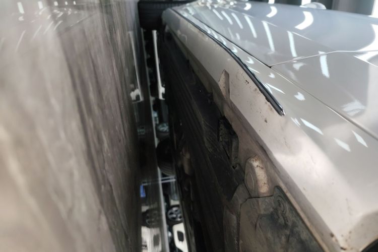 奔驰C级 2022款 C 200 L 运动版局部细节9001