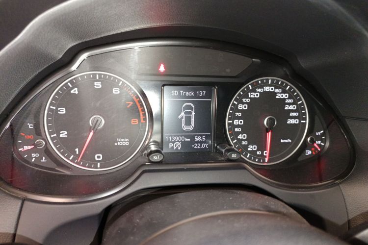 奥迪Q5 2016款 40 TFSI 进取型中控内饰14