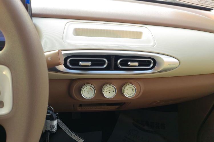 五菱汽车 宏光MINIEV 2025款 四门版 进阶款中控内饰16