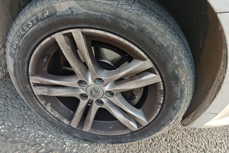 奔腾B30 2016款 1.6L 自动尊享型车身外观10