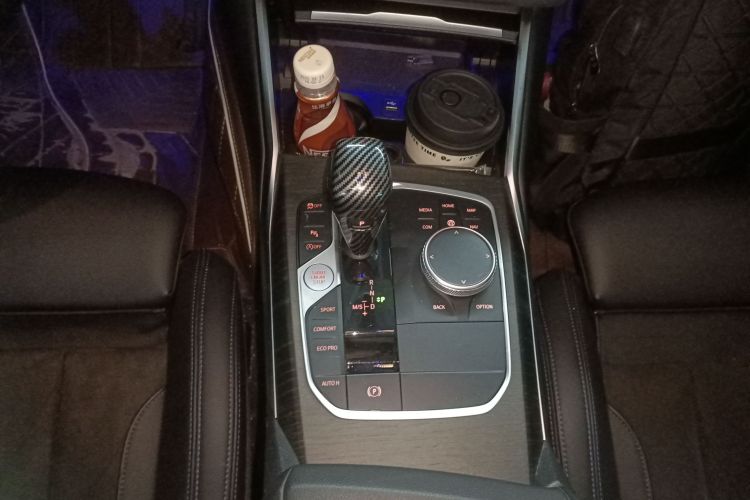 宝马4系 2022款 425i Gran Coupe M运动套装中控内饰18