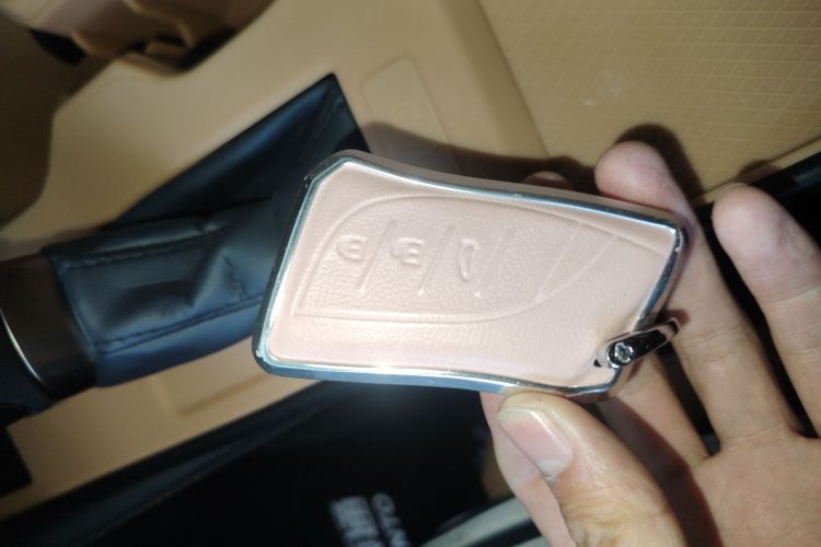 雷克萨斯ES 2023款 200 卓越版中控内饰11