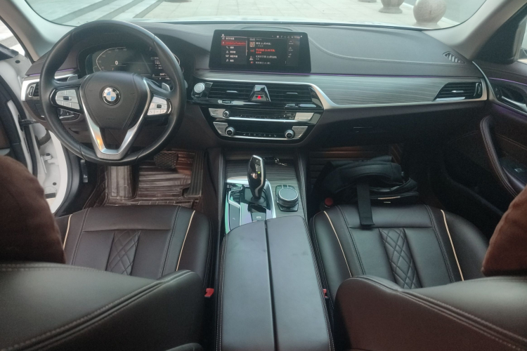 宝马5系 2020款 530Li 领先型 豪华套装中控内饰12