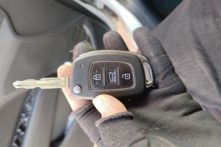 现代 领动 2016款 1.6L 自动智炫·精英型中控内饰11