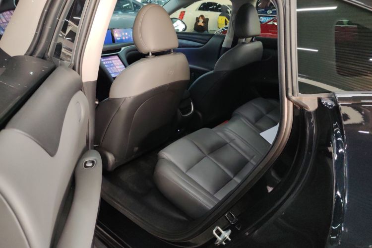 智己汽车 智己L6 2024款 Max 超强性能版中控内饰7004