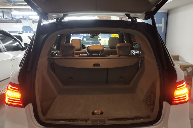 奔驰M级 2014款 ML 400 4MATIC动感型机舱底盘23