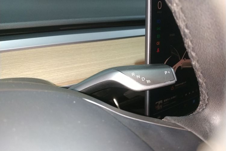 特斯拉 Model 3 2020款 改款 长续航后轮驱动版中控内饰18