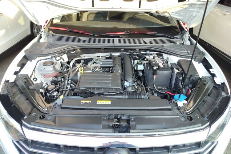 大众 速腾 2021款 280TSI DSG超越版机舱底盘24