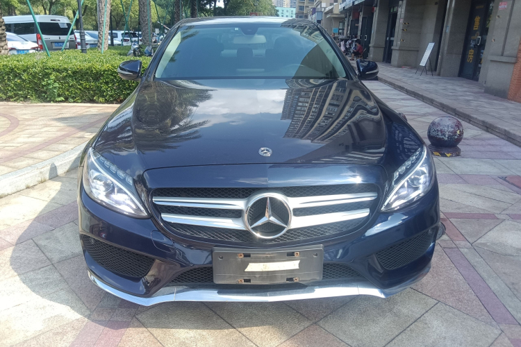 奔驰C级 2018款 C 180 L 动感型运动版车身外观2